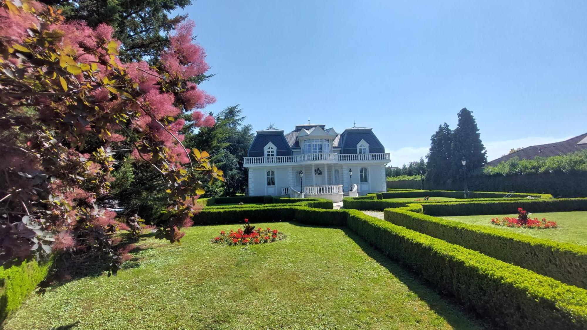 Castle Garden *** Apartment Szombathely Exterior photo